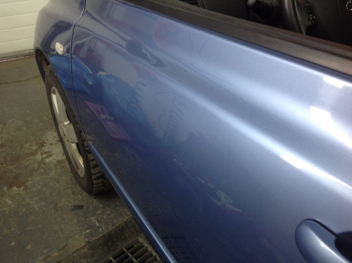 Покраска вмятины автомобиля